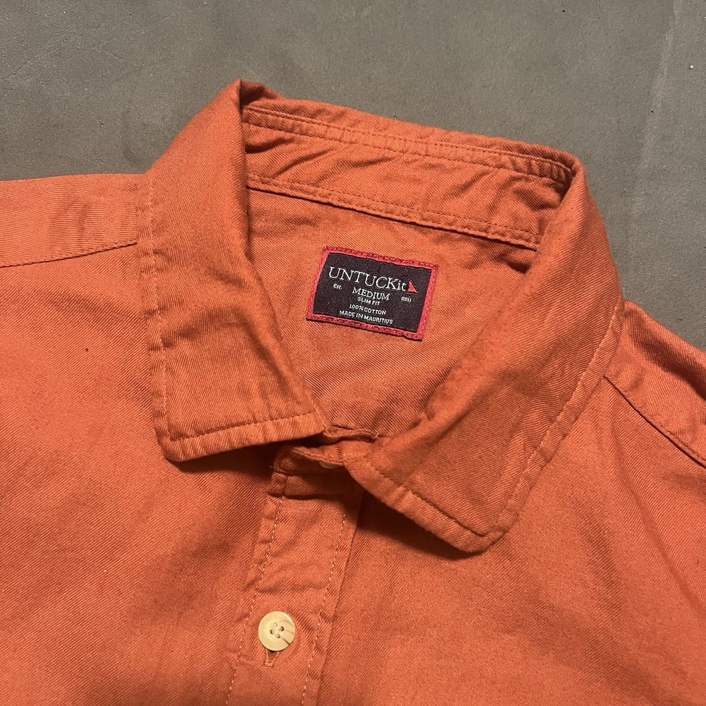 UNTUCKit Button Front Shirt Briscoe Men's Size Medium Orange Brown Short Sleeve‎
